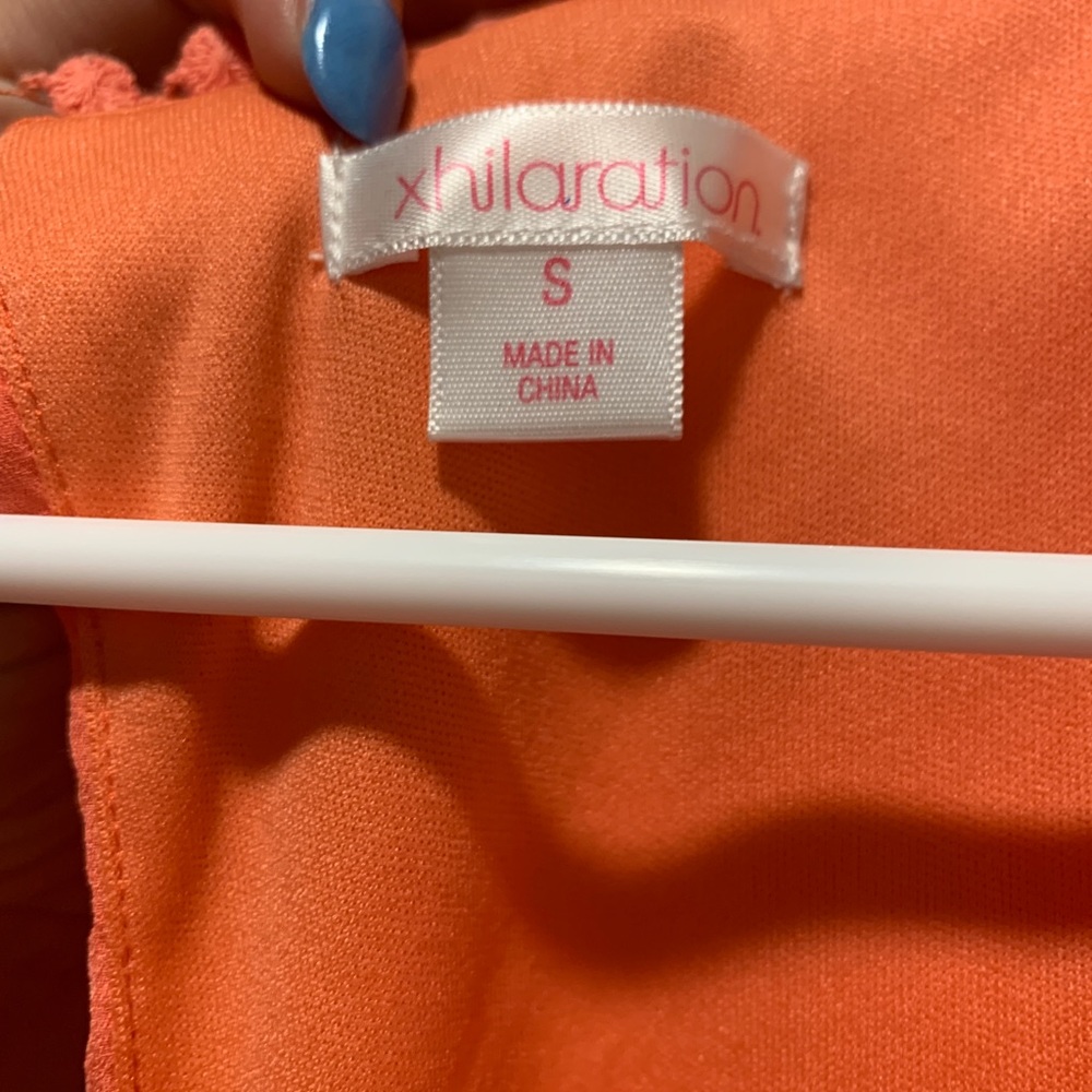 Coral Xhilaration romper. Size small. - Picture 3 of 3
